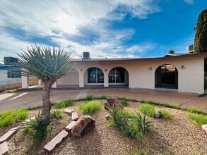 Building Photo - 805 Chile Pl