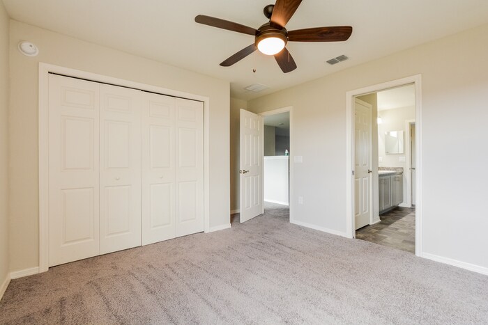 Building Photo - 1015 Corso Dr