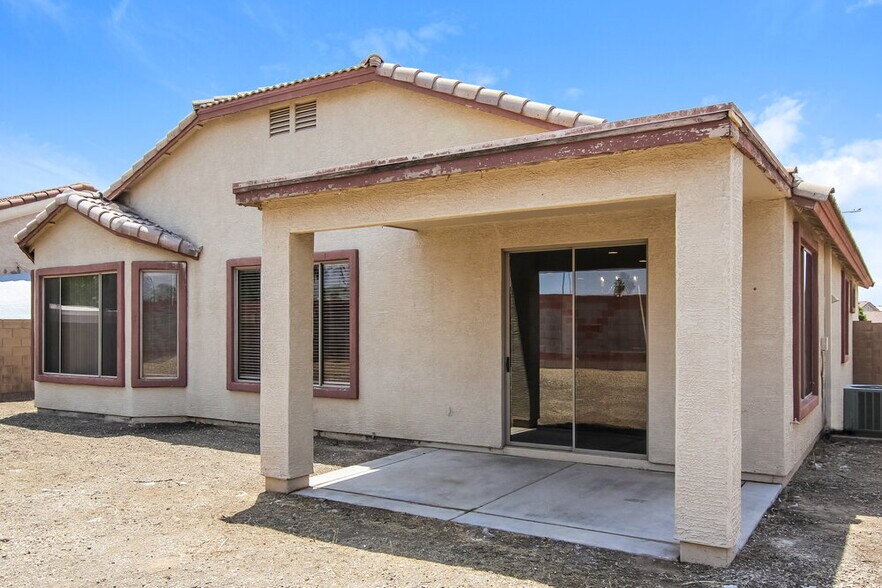 Building Photo - 10866 W Chase Dr