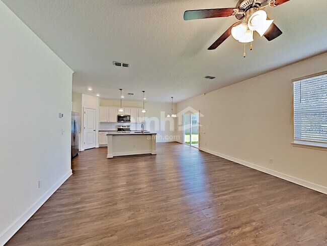 Building Photo - 3015 Creek Village Ln