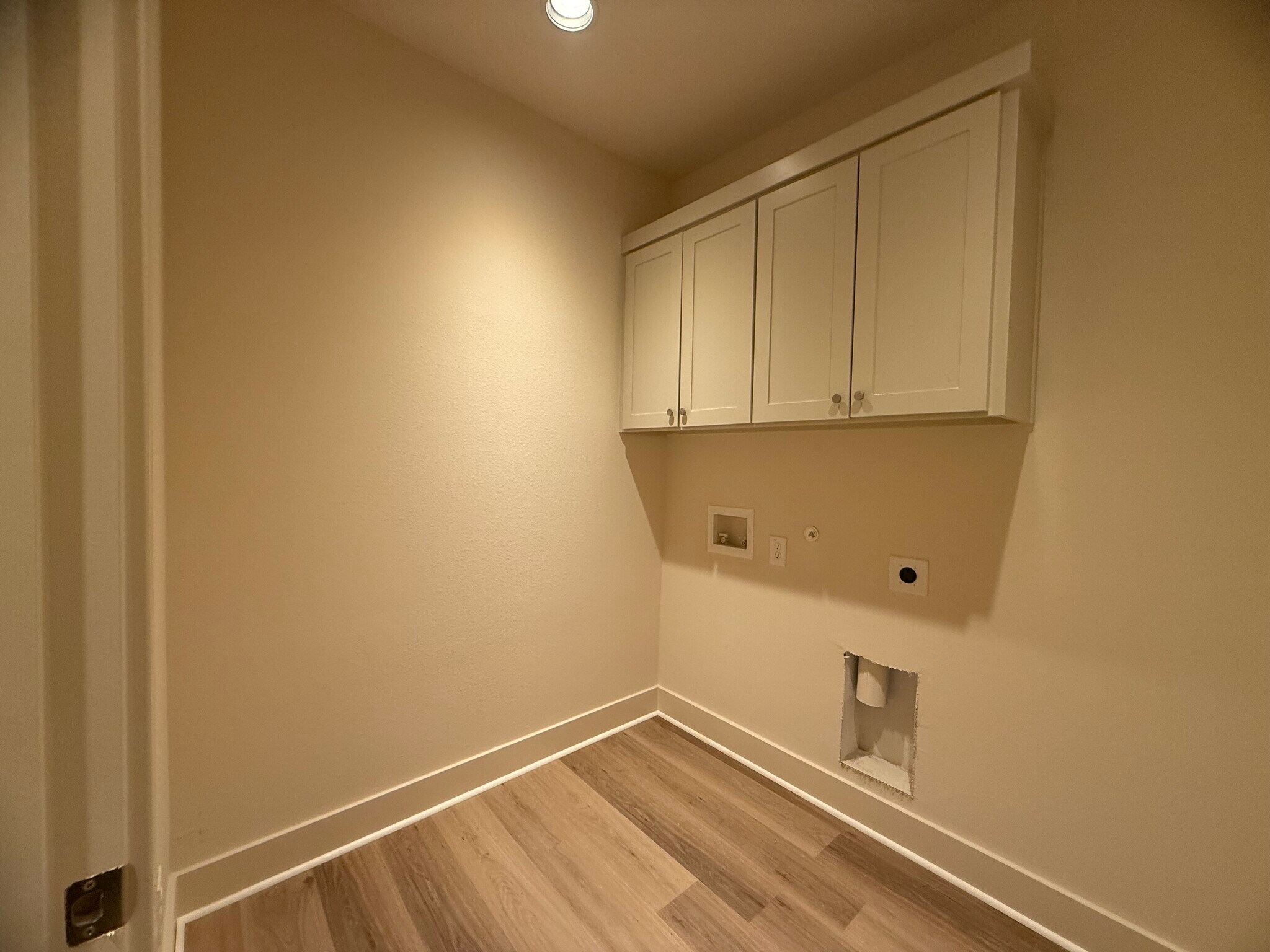 Building Photo - 104 Kirkland St