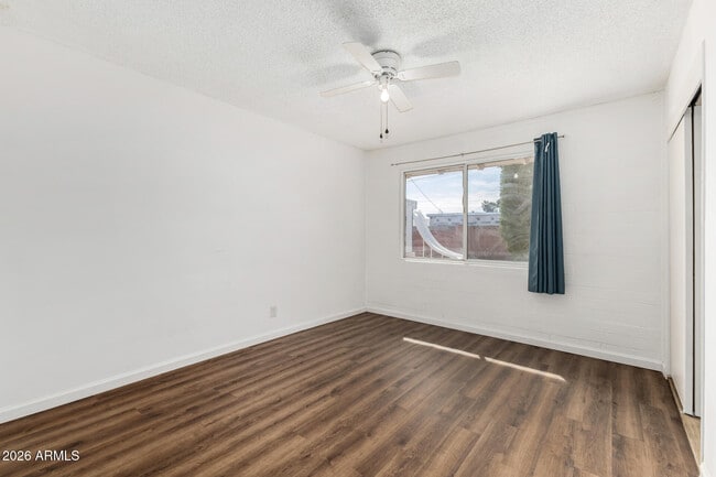 Building Photo - 3945 W Orange Dr