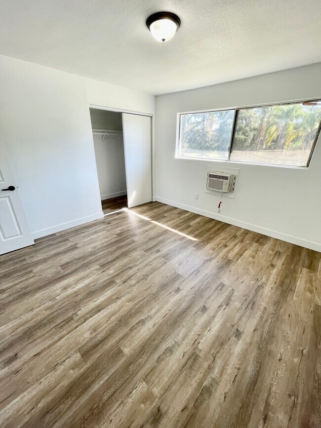 Building Photo - 1131 E Citrus Ave