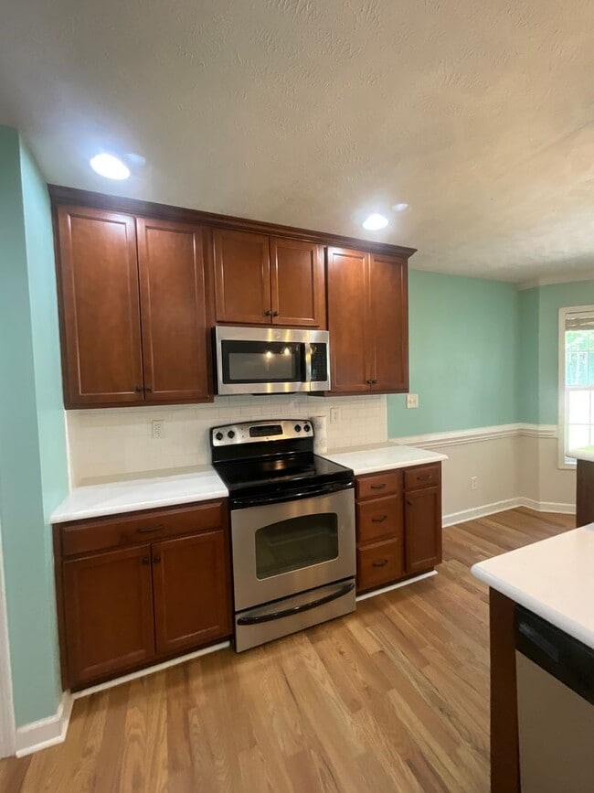Building Photo - 404 Windover Dr