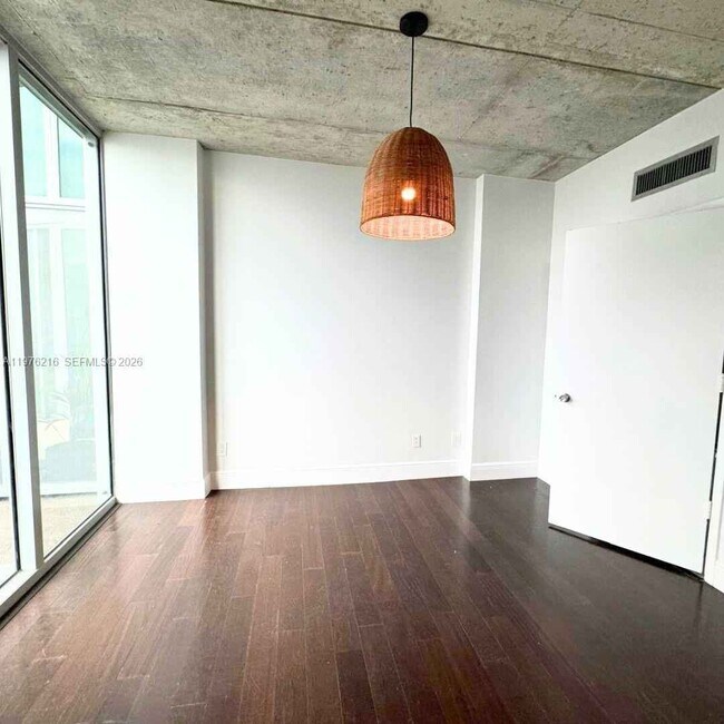 Building Photo - Southwest 1st Court, Miami, FL 33130 - 2 BR 2 BA condo