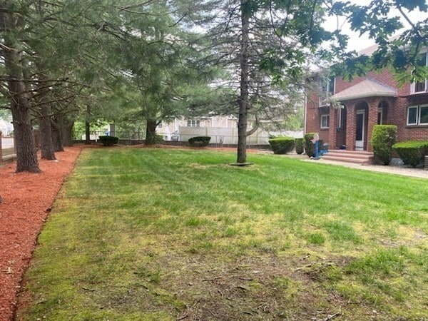 Building Photo - 417 Brown St