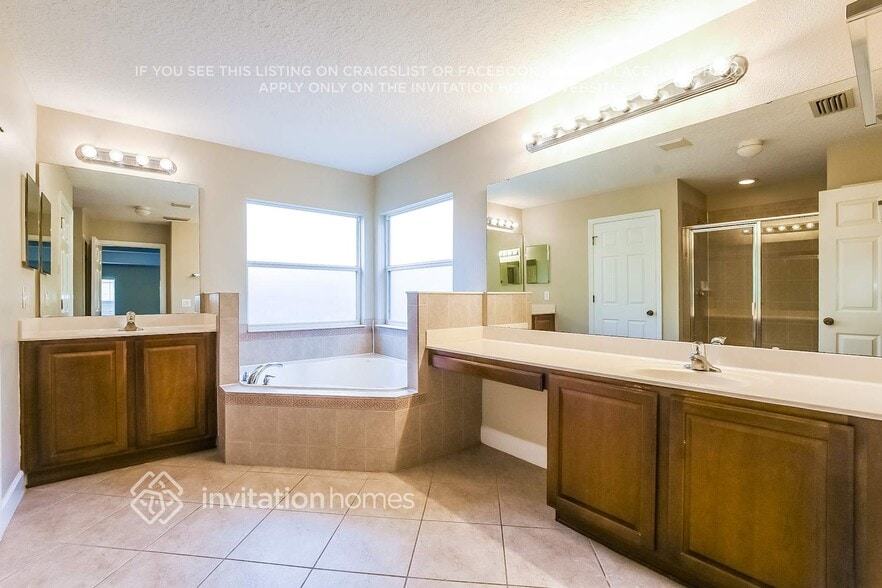 Building Photo - 10636 Willow Ridge Loop