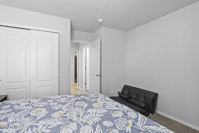 Building Photo - 3917 Desert Dunes Dr