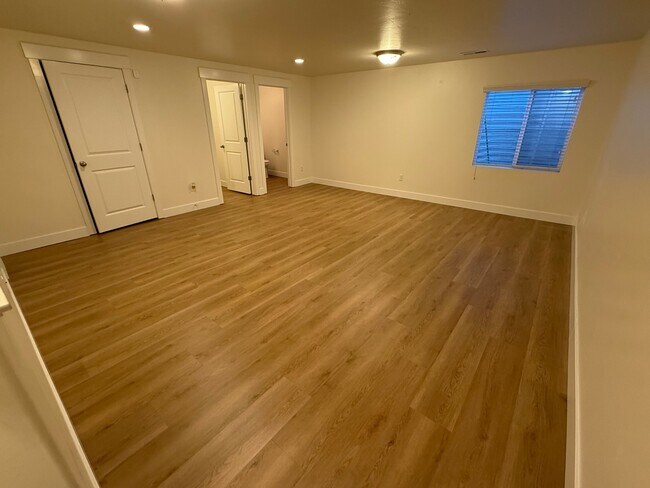 Building Photo - 15083 Gallant Dr