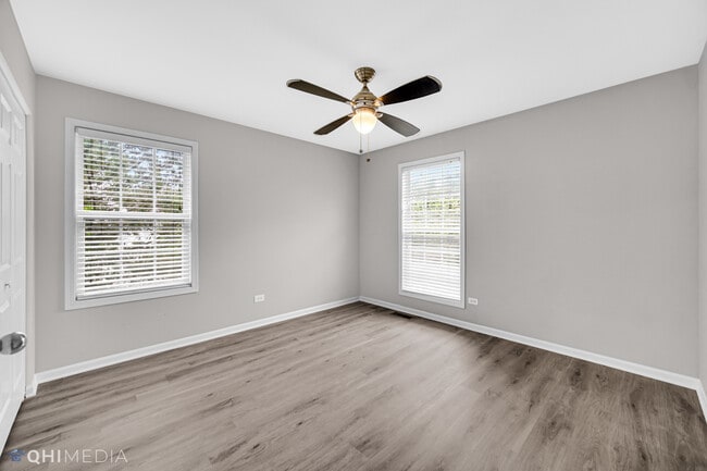 Building Photo - 2047 Ivy Ridge Dr