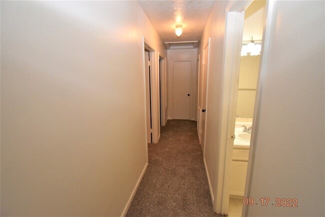 Building Photo - 1911 Westlake Rd