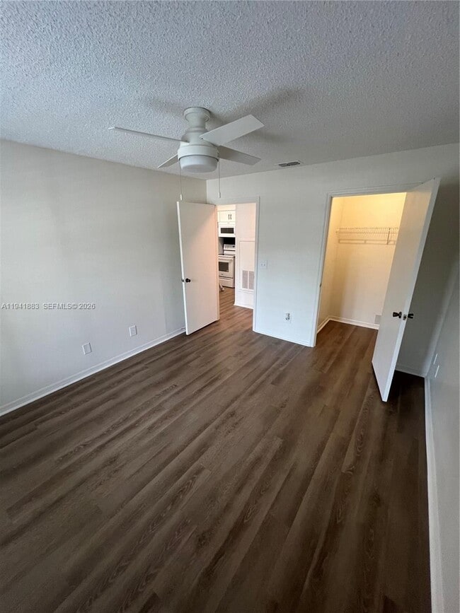 Building Photo - 1055 S Hiawassee Rd