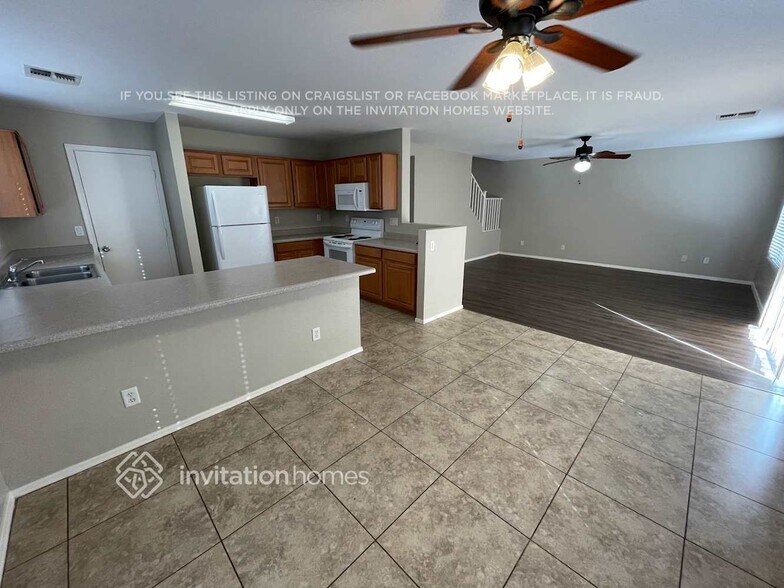 Building Photo - 12701 W Ventura St