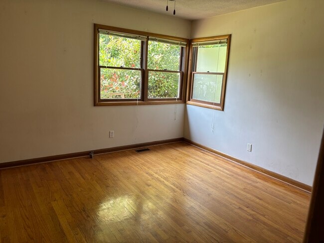 Building Photo - 6436 NE 26th Ave