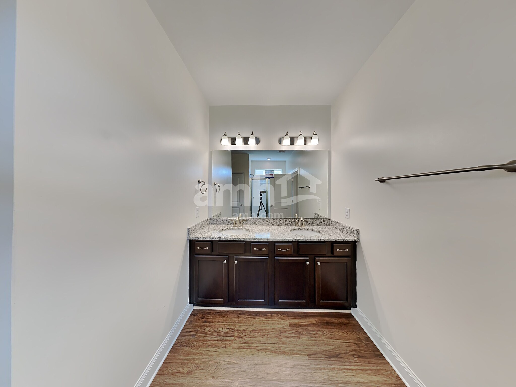 Building Photo - 318 Golucke Way