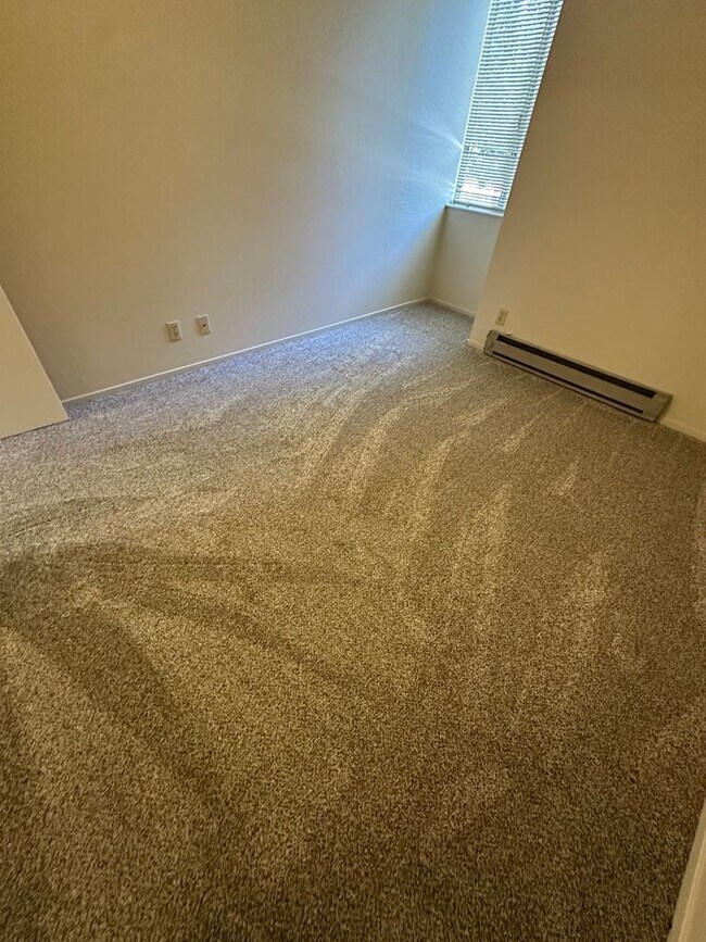 Building Photo - 2 bedroom, 1 bath condo in Mountain View