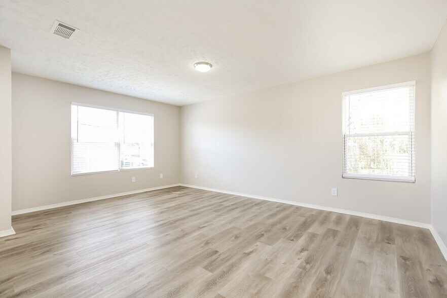 Building Photo - 1236 Lasalle Dr