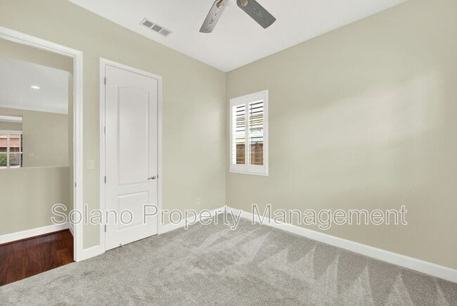 Building Photo - 949 Lancaster St