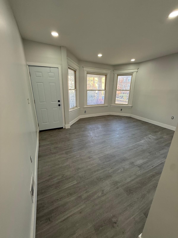 Building Photo - 160 Renner Ave