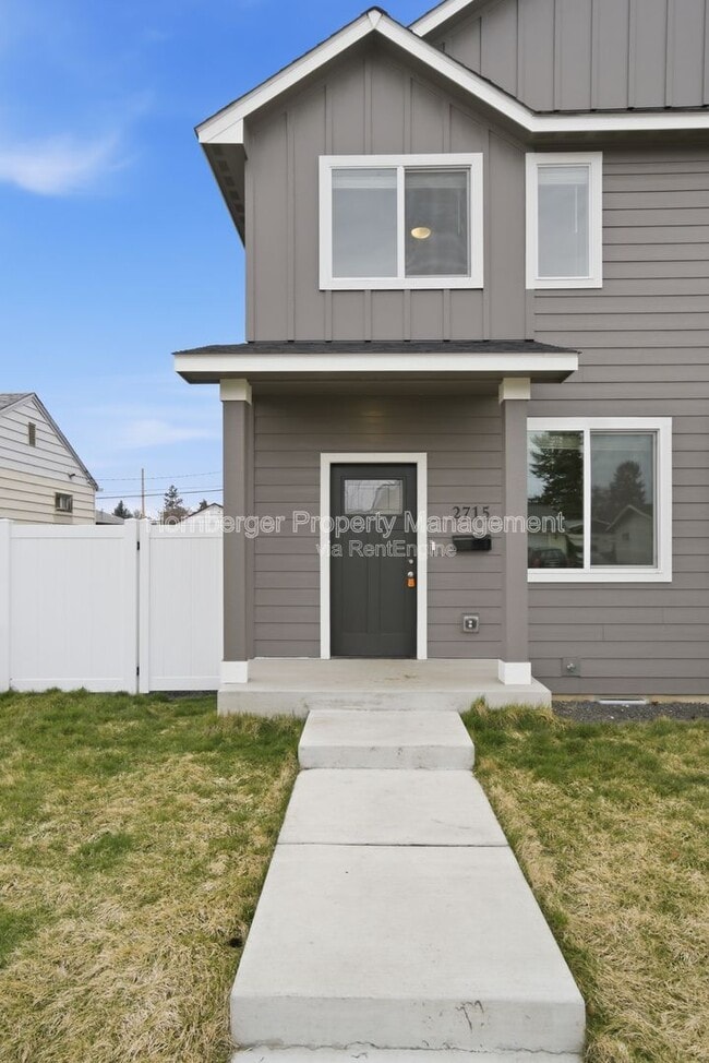 Building Photo - 2715 E Columbia Ave