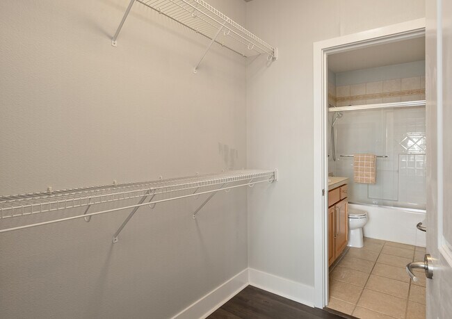 Building Photo - 410 NE 70th St