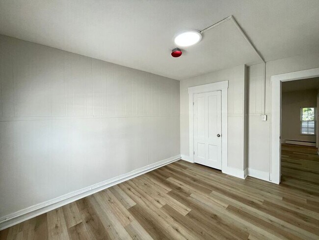 Building Photo - 49 Pennacook St