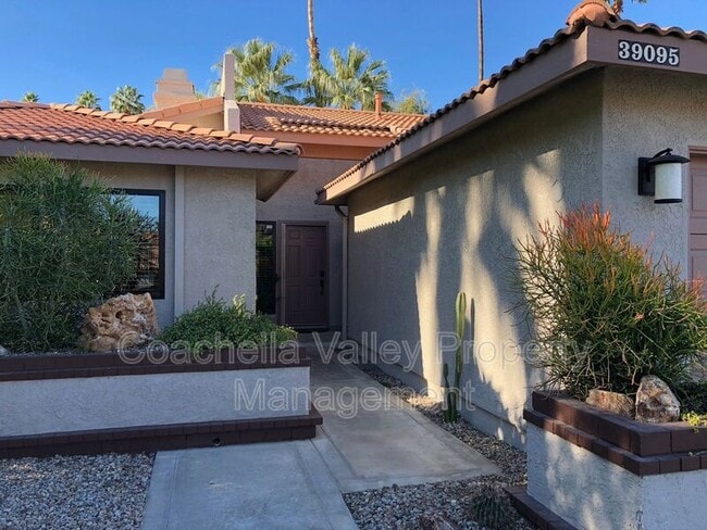 Building Photo - 39095 Sweetwater Dr