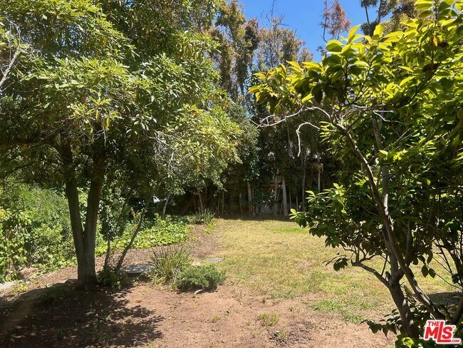 Building Photo - 809 Toulon Dr