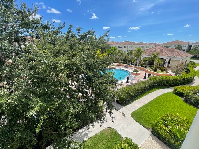 Building Photo - 9833 Baywinds Blvd
