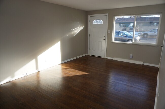 Building Photo - 897 W Prentice Pl