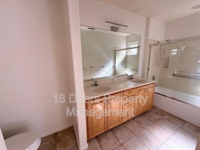 Building Photo - 1935 Felspar St