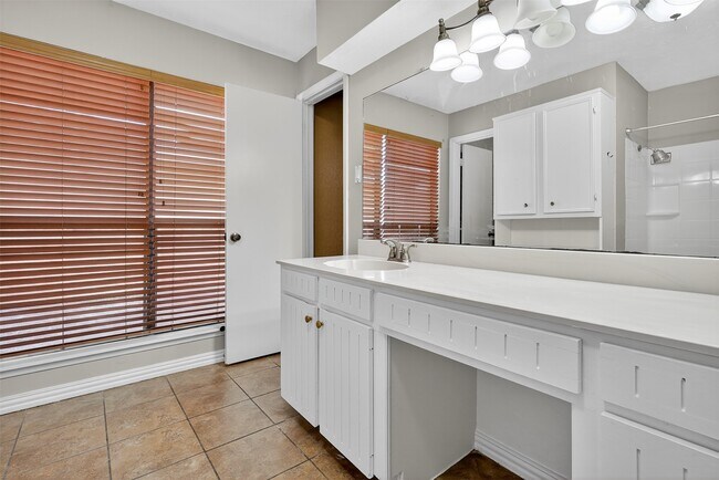 Building Photo - 6030 Gallant Forest Dr