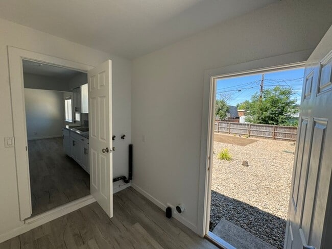 Building Photo - FULLY REMODELED 3 BEDROOM SINGLE FAMILY HOME