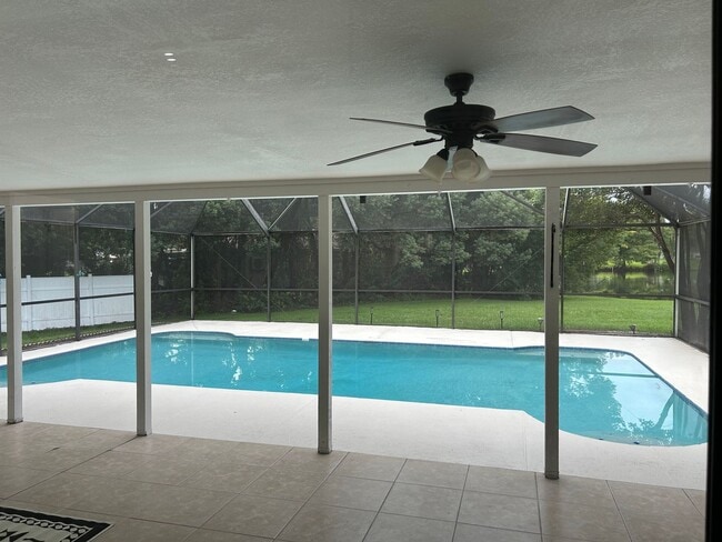 Building Photo - Water view - Pool home