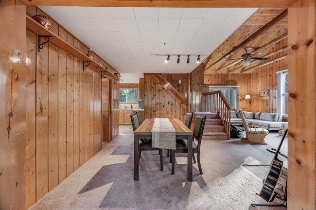 Building Photo - 194 E Blue Jay Cir