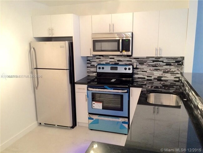 Building Photo - 7845 Camino Real