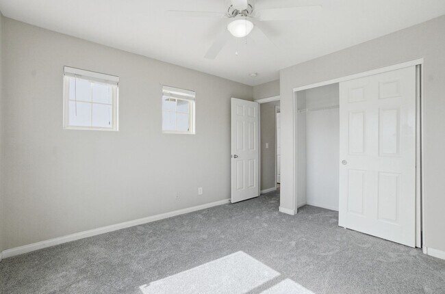 Building Photo - 4 Bedroom House in a Northeast Gated Community