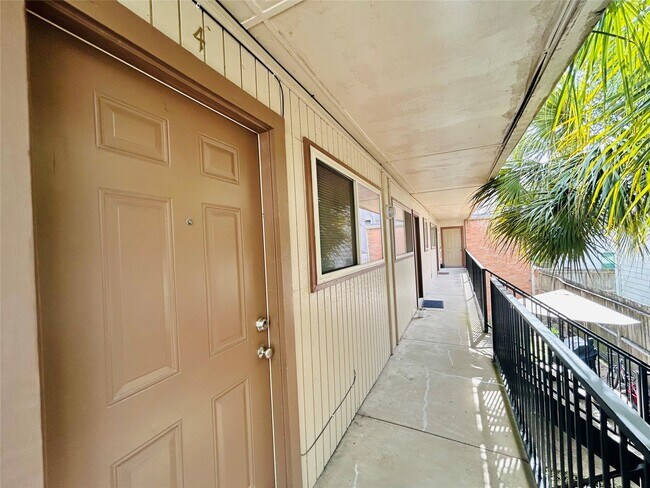 Building Photo - 2201 Driscoll St