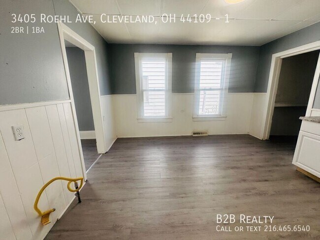 Building Photo - 3405 Roehl Ave