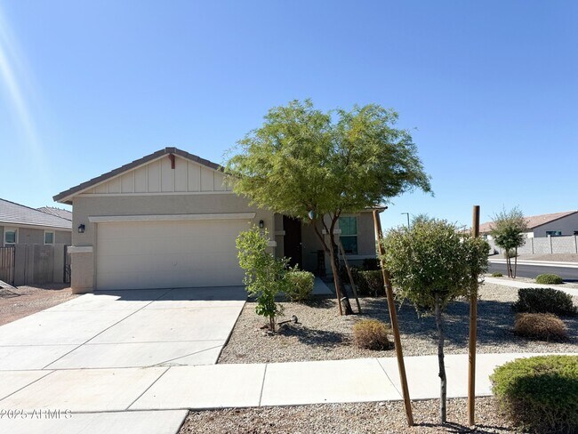 Building Photo - 17593 W Daley Ln