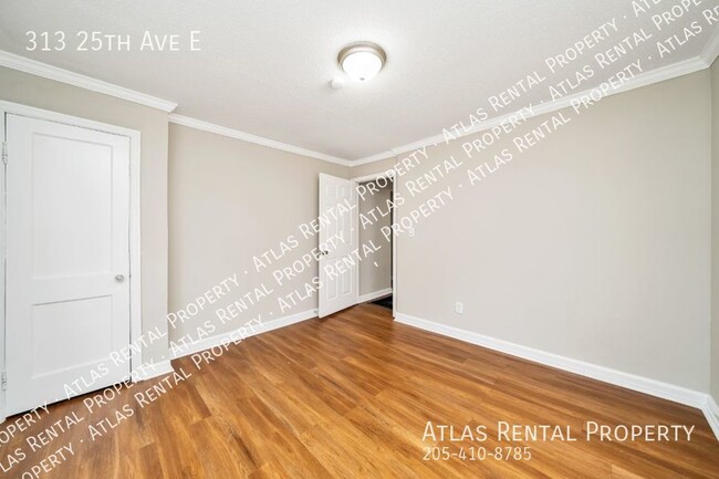 Building Photo - 313 25th Ave E