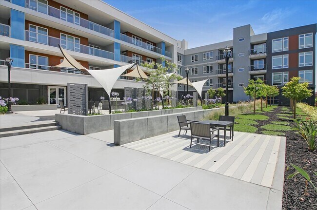 Building Photo - 819 Maddox Loop