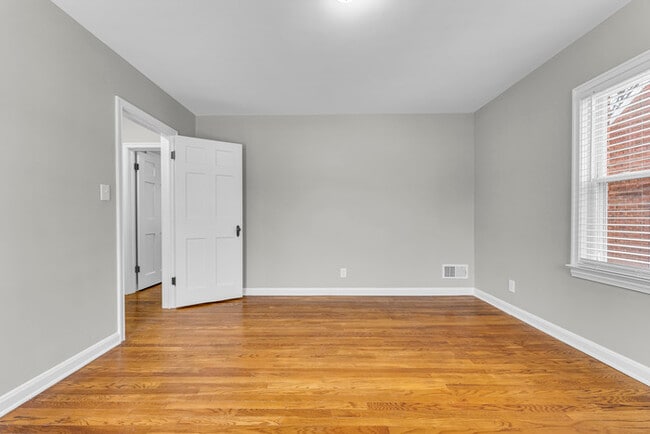 Building Photo - 2555 Saybrook Rd
