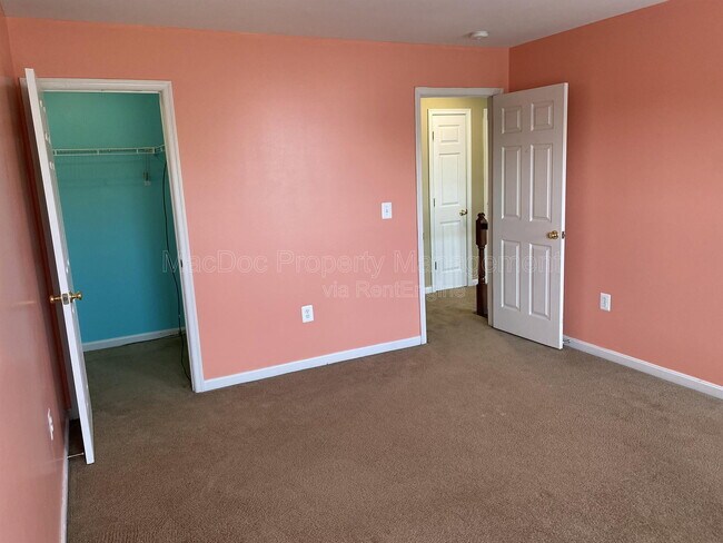 Building Photo - 121 Riggs Rd
