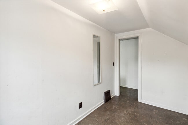 Building Photo - 629 St Clair Ave