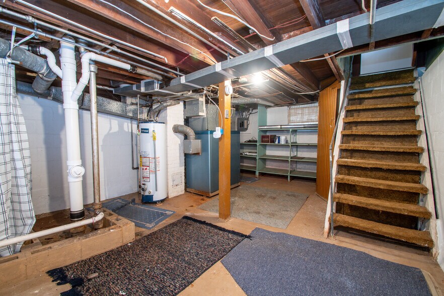 Building Photo - 1127 E Corrington Ave