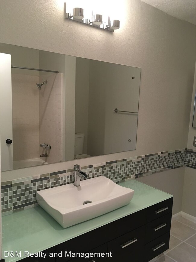 Building Photo - 2 br, 2 bath House - 11233 Tierrasanta Blv...