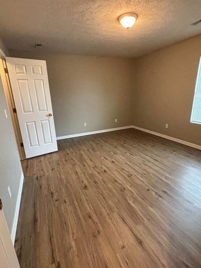 Building Photo - 4313-4315 N Morgan Ct