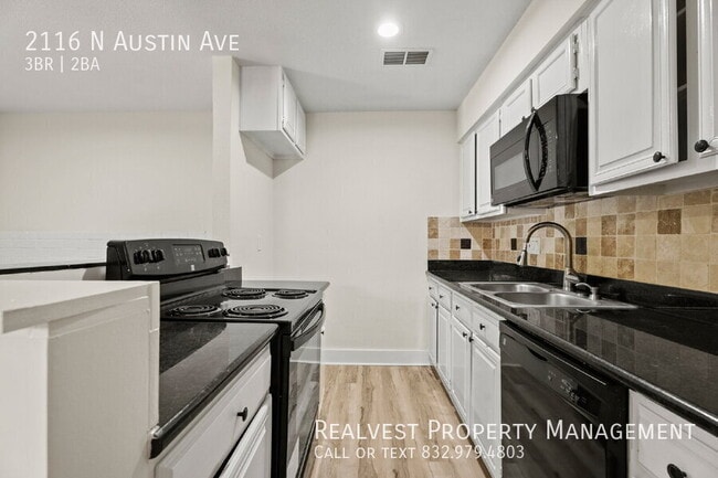 Building Photo - 2116 N Austin Ave