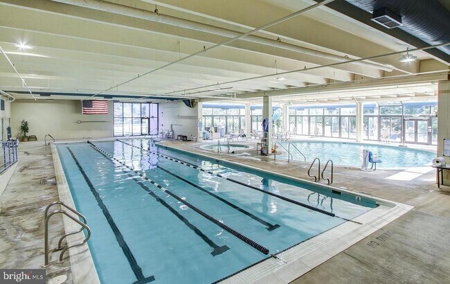 Building Photo - 3215 S Leisure World Blvd